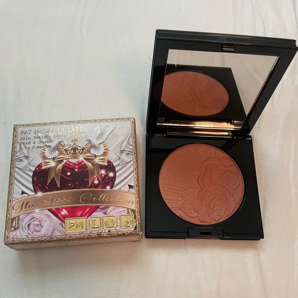 Pat McGrath Divine Blush in Desert Orchid - Picture 2 of 5